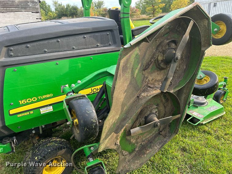 image for item MO9041 John Deere 1600 Turbo Series III  lawn mower