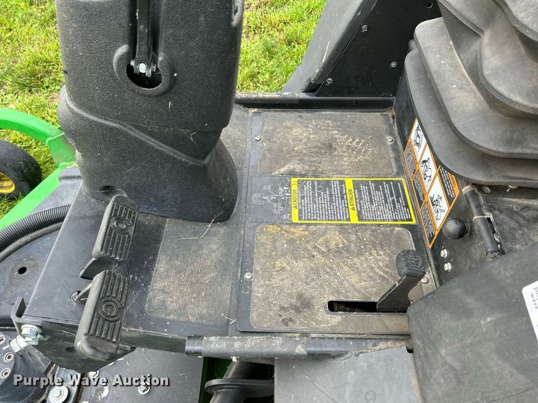 image for item MO9041 John Deere 1600 Turbo Series III  lawn mower