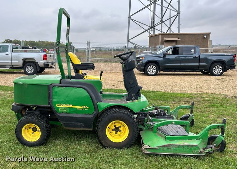 image for item MO9042 John Deere 1565  lawn mower