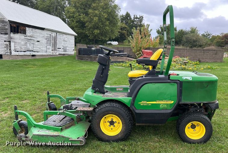 image for item MO9042 John Deere 1565  lawn mower