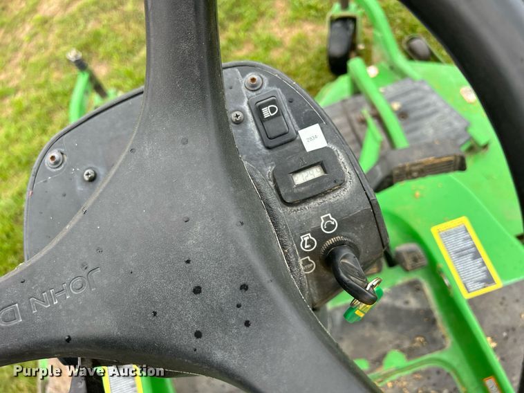 image for item MO9042 John Deere 1565  lawn mower