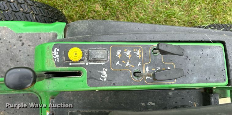 image for item MO9042 John Deere 1565  lawn mower