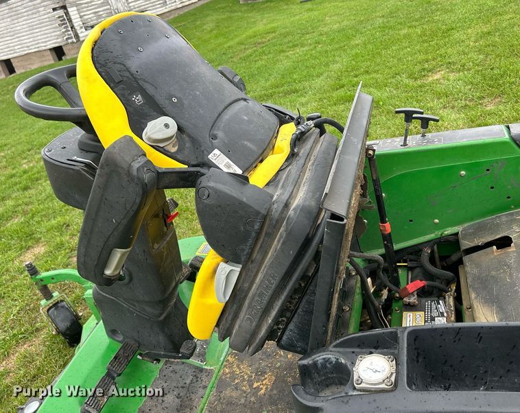 image for item MO9042 John Deere 1565  lawn mower