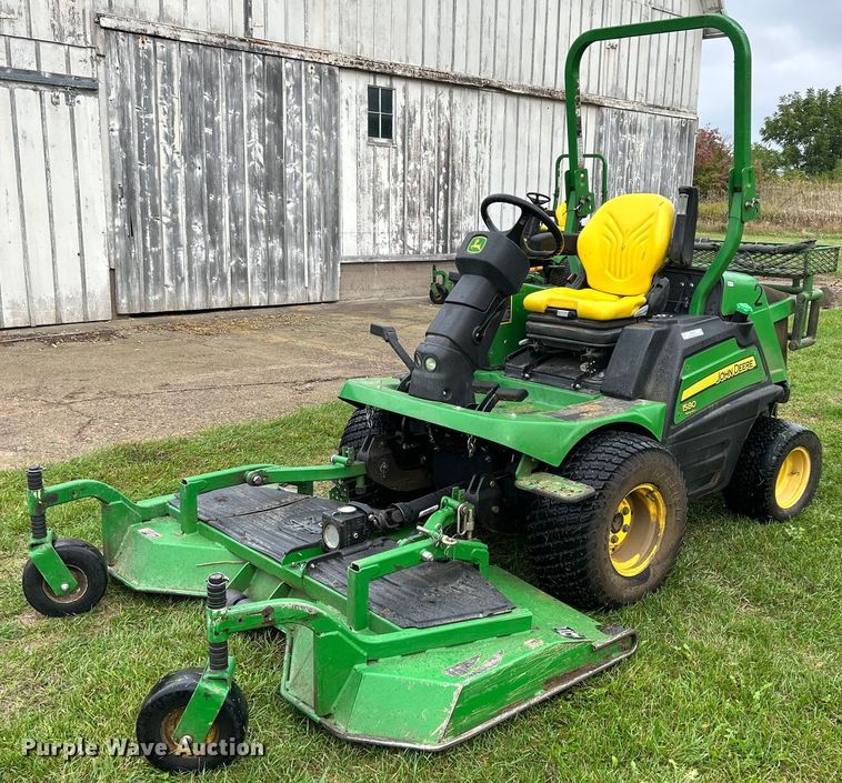 image for item MO9043 2016 John Deere 1580  lawn mower