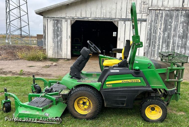 image for item MO9043 2016 John Deere 1580  lawn mower