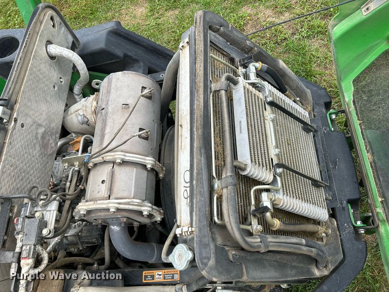 image for item MO9043 2016 John Deere 1580  lawn mower