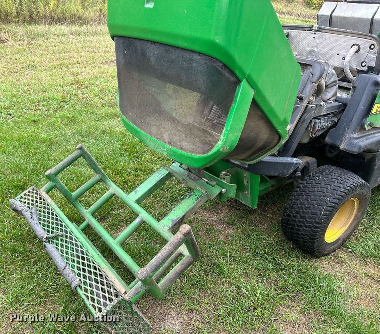 image for item MO9043 2016 John Deere 1580  lawn mower