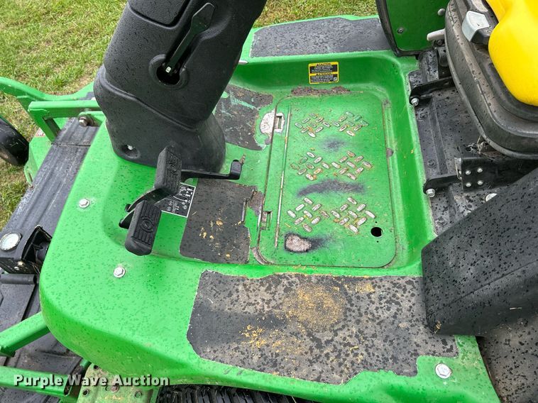 image for item MO9043 2016 John Deere 1580  lawn mower