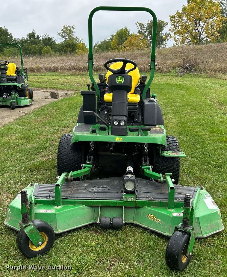 image for item MO9044 John Deere 1580  lawn mower