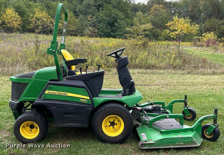 image for item MO9044 John Deere 1580  lawn mower