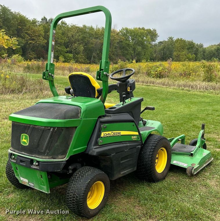 image for item MO9044 John Deere 1580  lawn mower