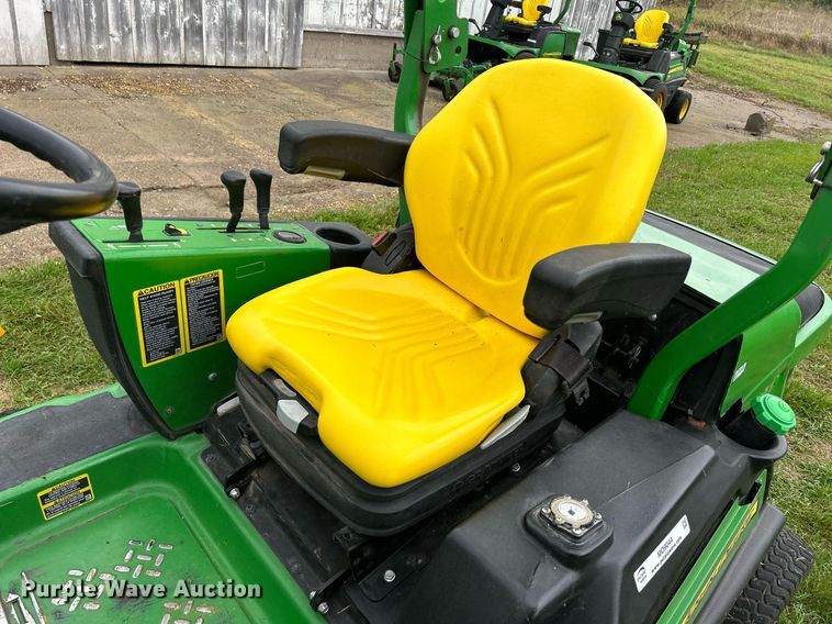 image for item MO9044 John Deere 1580  lawn mower