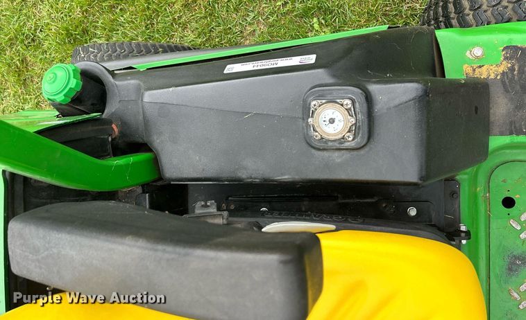 image for item MO9044 John Deere 1580  lawn mower