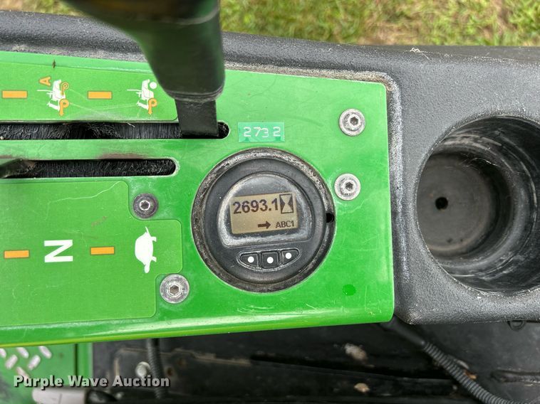 image for item MO9044 John Deere 1580  lawn mower