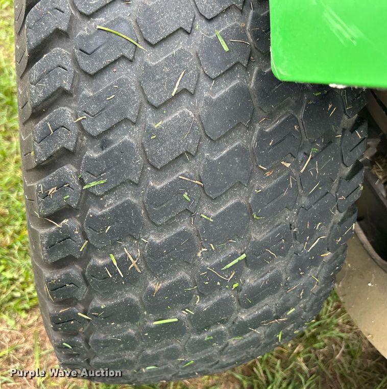 image for item MO9044 John Deere 1580  lawn mower