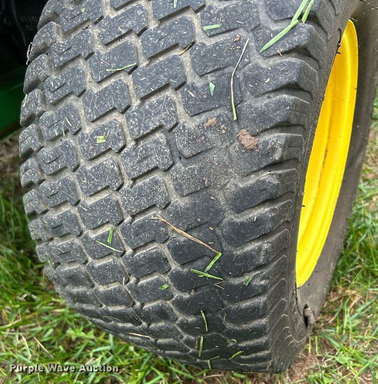 image for item MO9044 John Deere 1580  lawn mower