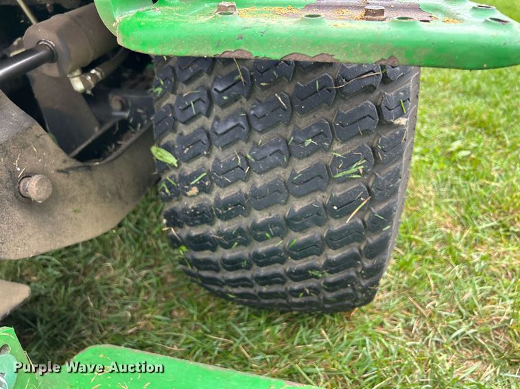 image for item MO9044 John Deere 1580  lawn mower