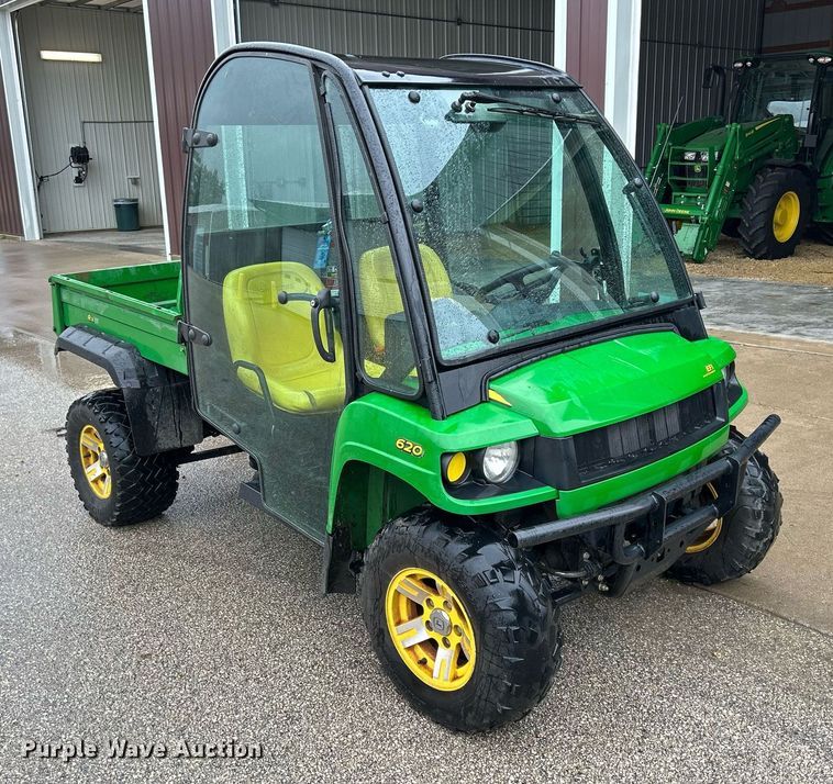 image for item MO9046 2009 John Deere Gator XUV 620i  utility vehicle