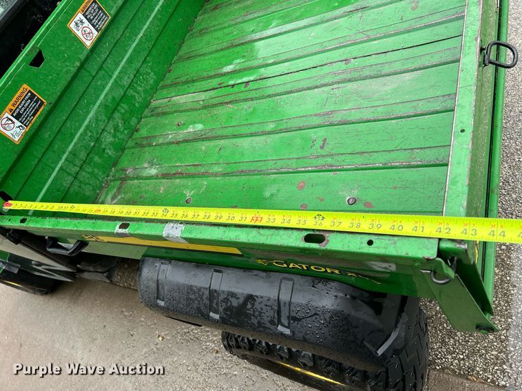 image for item MO9046 2009 John Deere Gator XUV 620i  utility vehicle