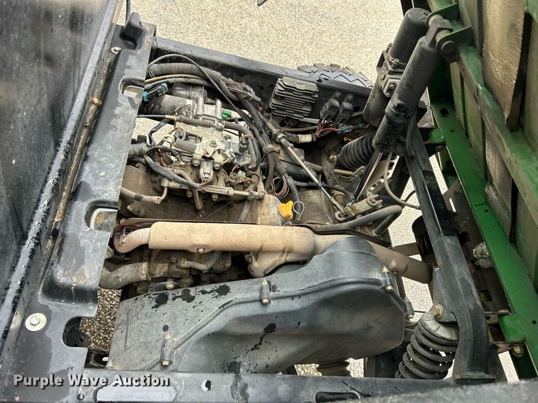 image for item MO9046 2009 John Deere Gator XUV 620i  utility vehicle