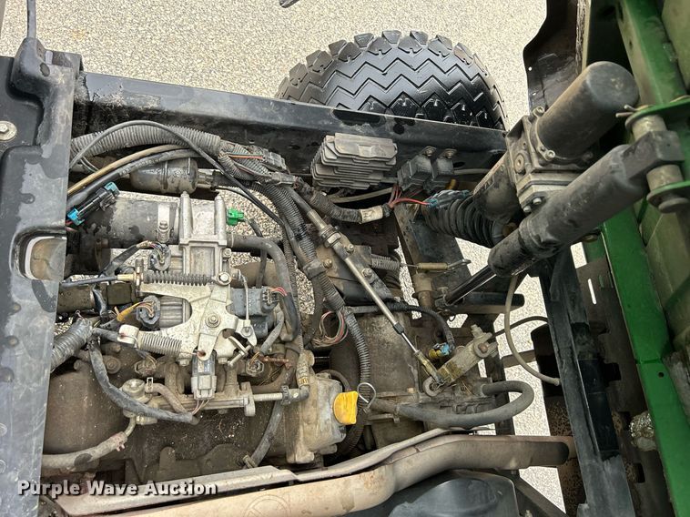image for item MO9046 2009 John Deere Gator XUV 620i  utility vehicle