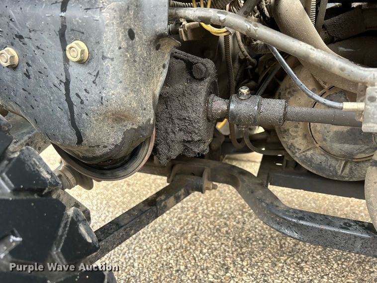 image for item MO9046 2009 John Deere Gator XUV 620i  utility vehicle