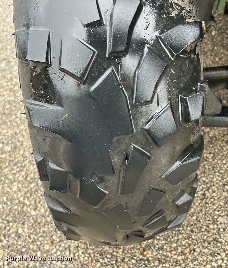 image for item MO9046 2009 John Deere Gator XUV 620i  utility vehicle