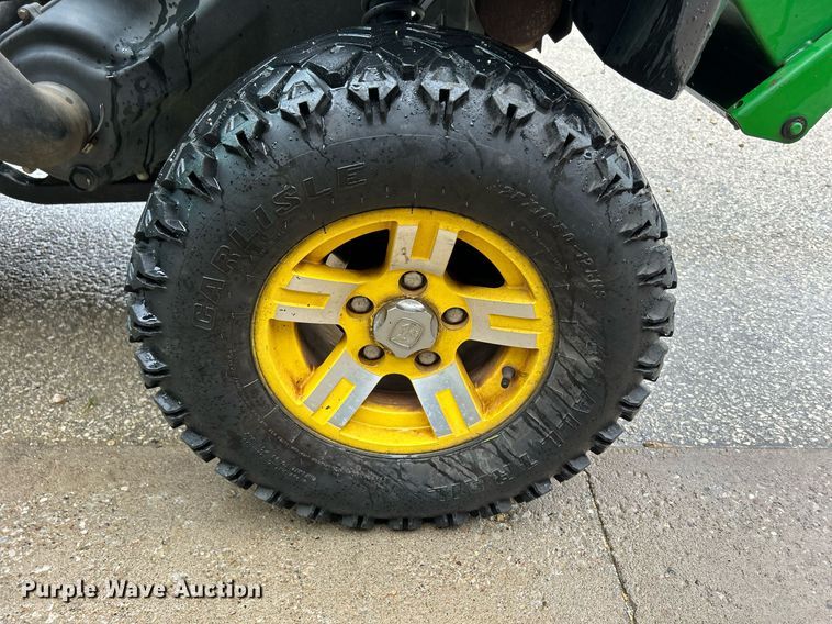 image for item MO9046 2009 John Deere Gator XUV 620i  utility vehicle