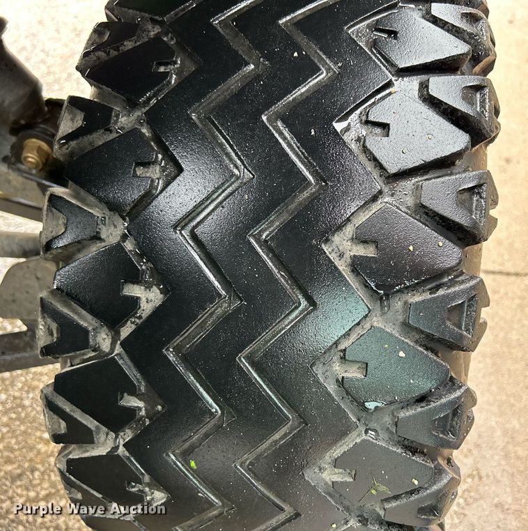 image for item MO9046 2009 John Deere Gator XUV 620i  utility vehicle