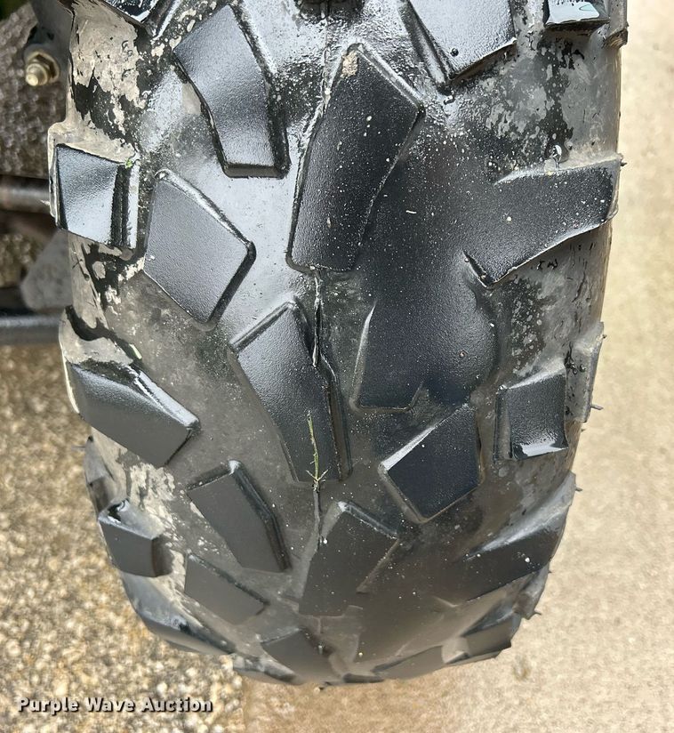 image for item MO9046 2009 John Deere Gator XUV 620i  utility vehicle