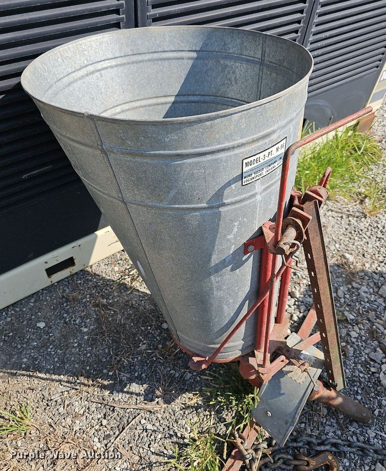 image for item MP9404 Herd 3PTM96  spreader