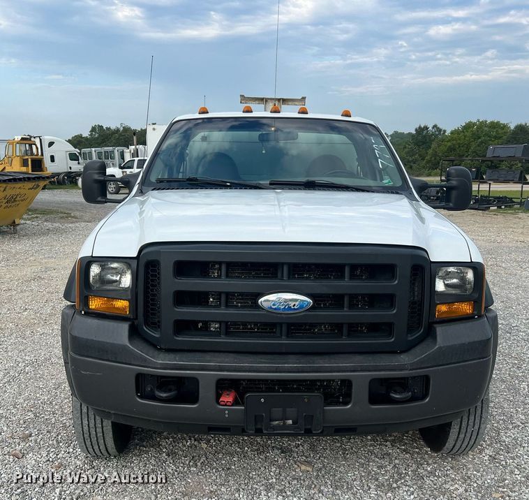 image for item NA9171 2006  Ford F450 Super Duty XL  utility / service truck