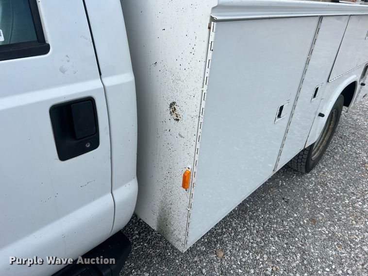 image for item NA9171 2006  Ford F450 Super Duty XL  utility / service truck