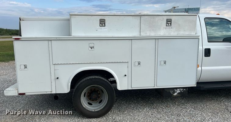 image for item NA9171 2006  Ford F450 Super Duty XL  utility / service truck