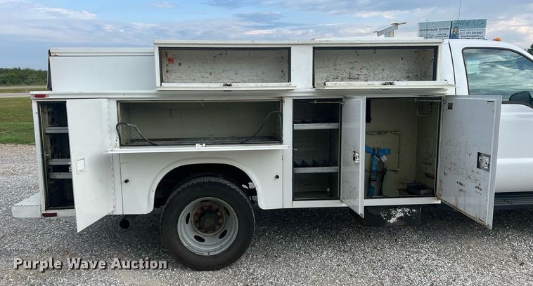 image for item NA9171 2006  Ford F450 Super Duty XL  utility / service truck