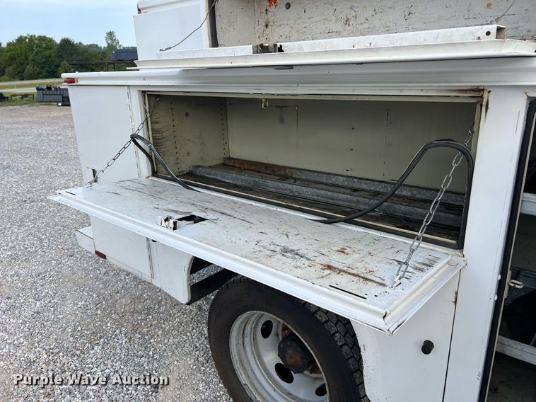 image for item NA9171 2006  Ford F450 Super Duty XL  utility / service truck