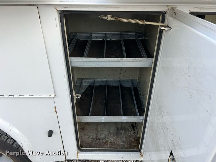 image for item NA9171 2006  Ford F450 Super Duty XL  utility / service truck