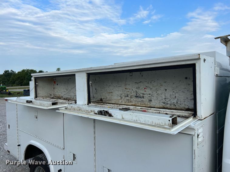 image for item NA9171 2006  Ford F450 Super Duty XL  utility / service truck