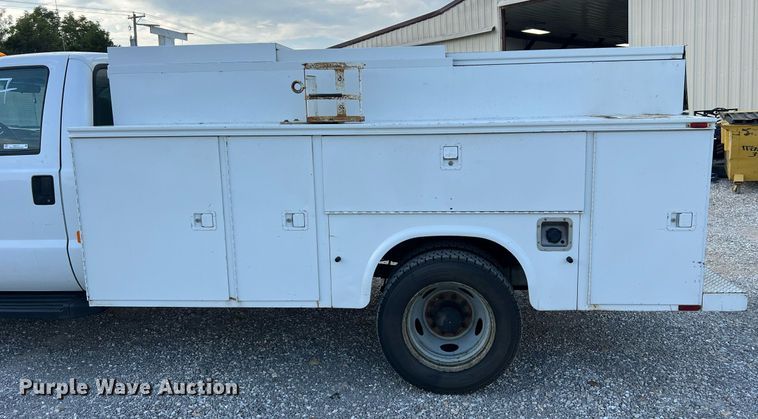 image for item NA9171 2006  Ford F450 Super Duty XL  utility / service truck