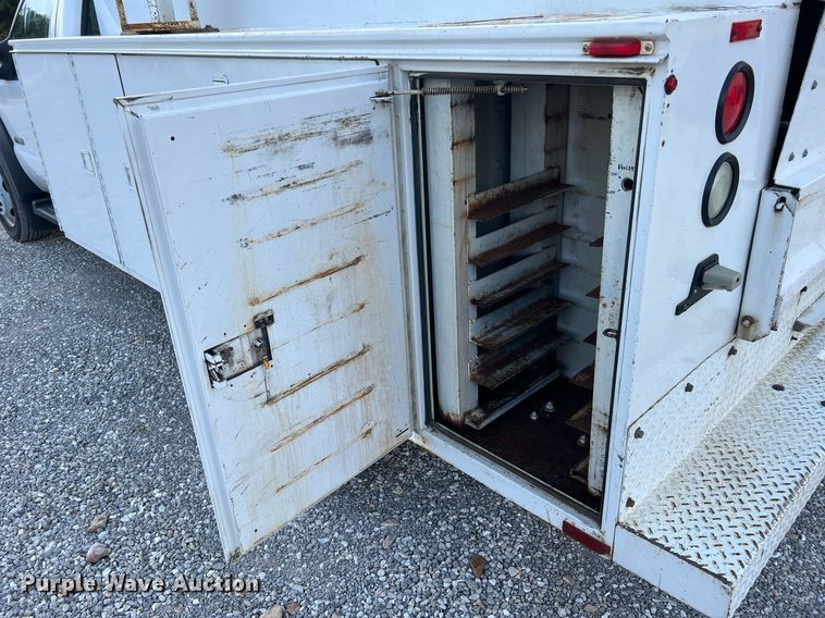 image for item NA9171 2006  Ford F450 Super Duty XL  utility / service truck