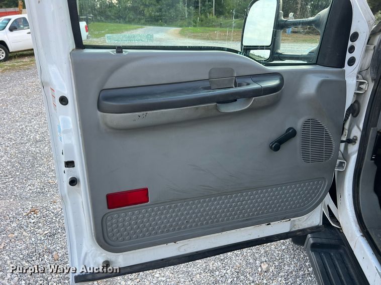 image for item NA9171 2006  Ford F450 Super Duty XL  utility / service truck