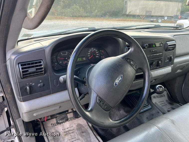 image for item NA9171 2006  Ford F450 Super Duty XL  utility / service truck