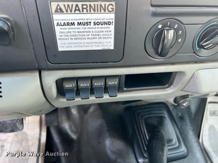 image for item NA9171 2006  Ford F450 Super Duty XL  utility / service truck