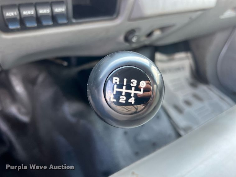 image for item NA9171 2006  Ford F450 Super Duty XL  utility / service truck