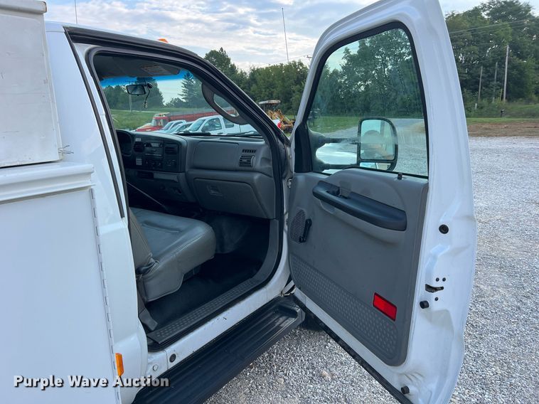 image for item NA9171 2006  Ford F450 Super Duty XL  utility / service truck