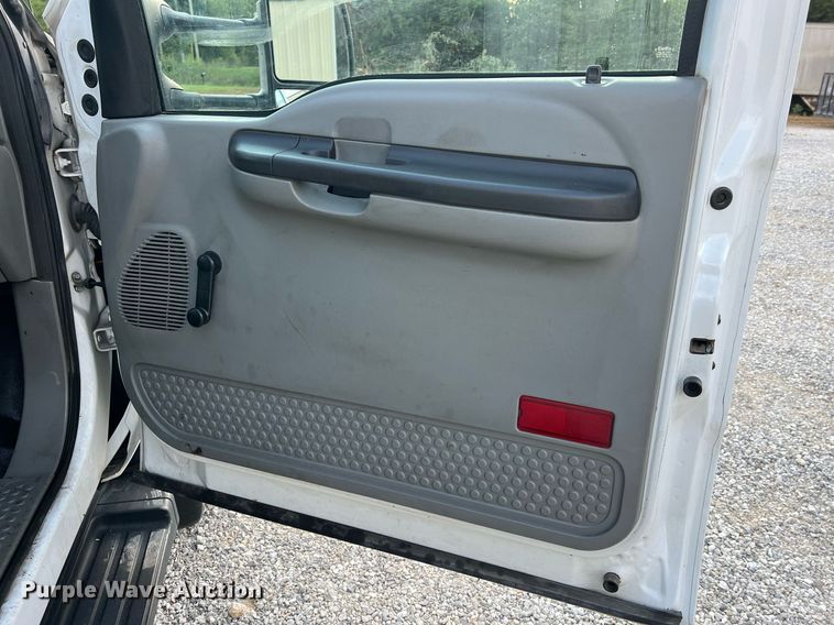 image for item NA9171 2006  Ford F450 Super Duty XL  utility / service truck