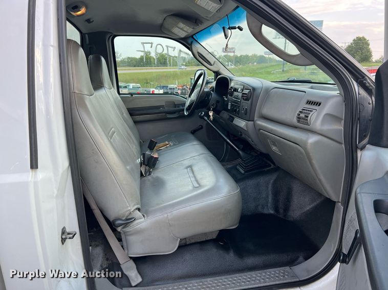 image for item NA9171 2006  Ford F450 Super Duty XL  utility / service truck