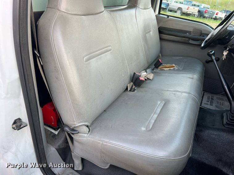 image for item NA9171 2006  Ford F450 Super Duty XL  utility / service truck