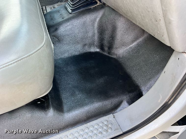 image for item NA9171 2006  Ford F450 Super Duty XL  utility / service truck