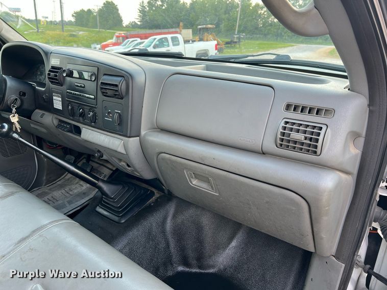 image for item NA9171 2006  Ford F450 Super Duty XL  utility / service truck